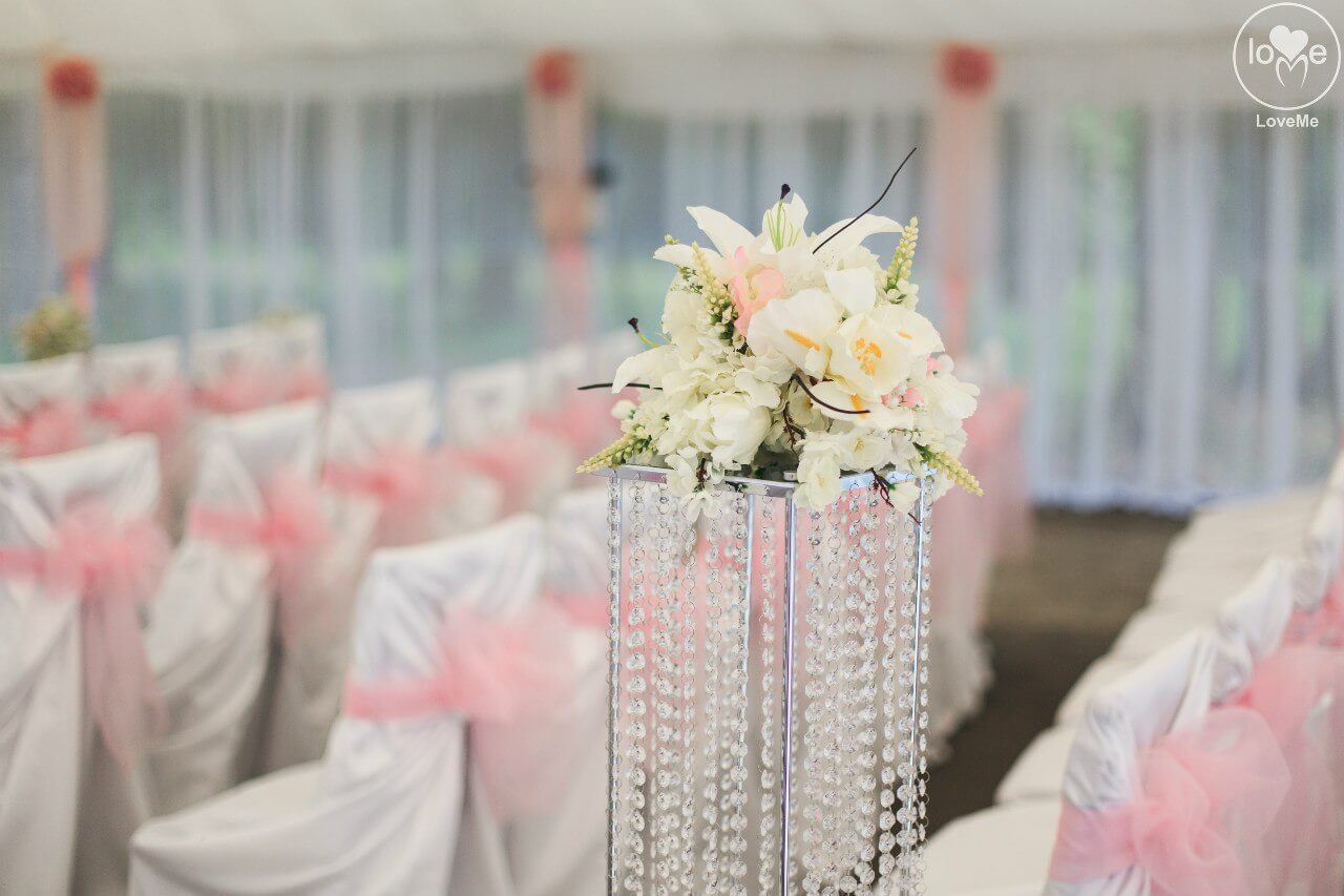 хрустальная стойка свадьба бело-розовая в стиле сваровски выездная регистрация декор банкета свадебное агентство ЛавМи Могилев печерское предместье