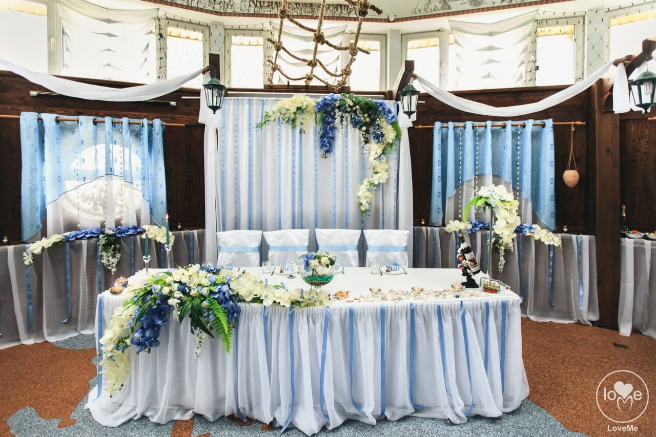 стол молодых президиум Санта Мария морская свадьба Могилев организация и декор свадьбы украшение зала 