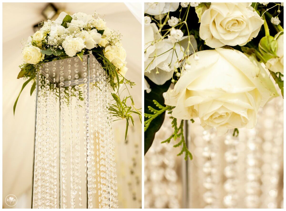 хрустальные стойки с цветами золотая свадьба выездная регистрация церемония росаись в шатре печерское предместье декор шатра банкетного зала ресторана украшение свадьбы свадебное агентство ЛавМи могилев