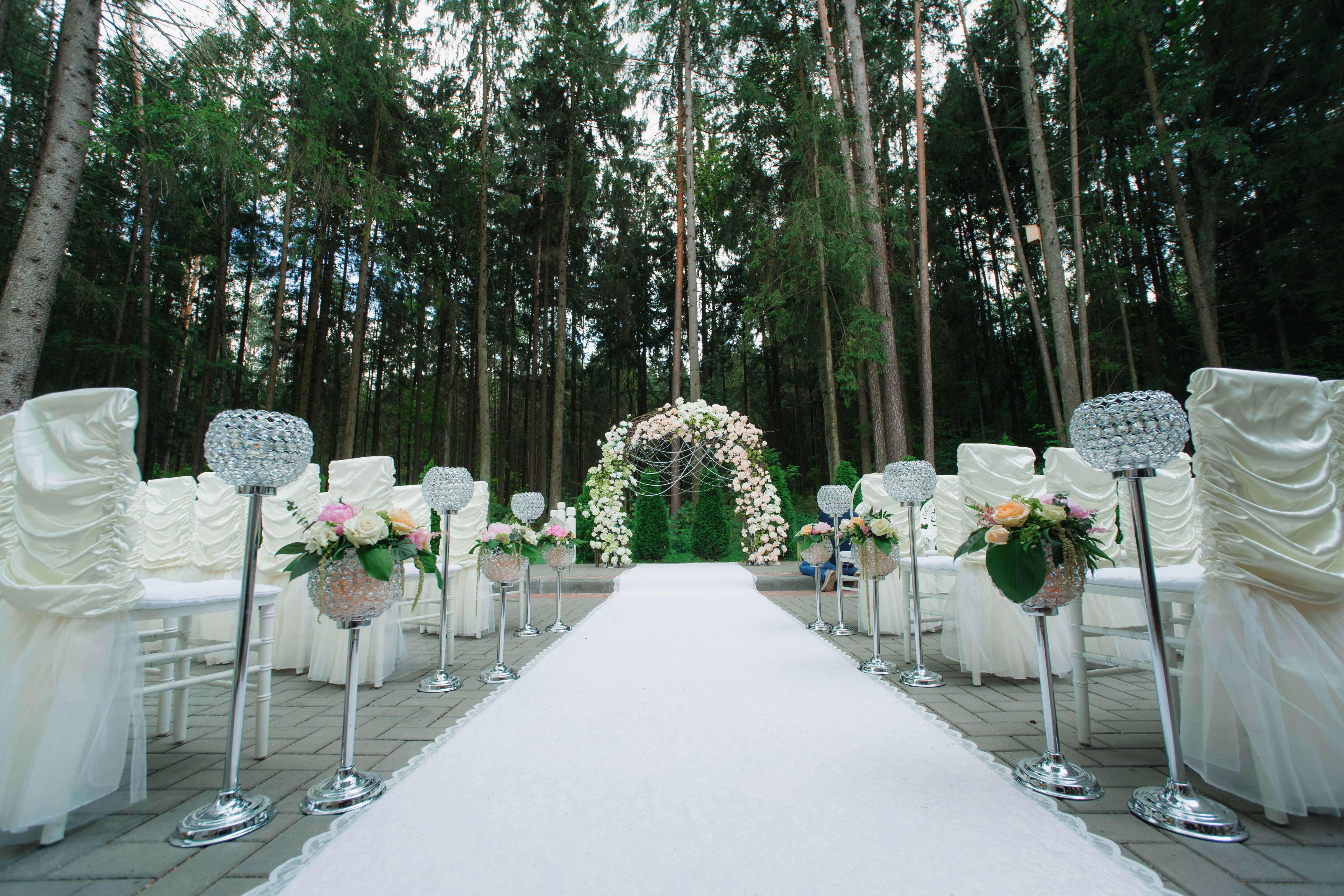 арка свадьба в шатре выездная регистрация церемония роспись  организация свадьбы свадебное агентство ЛавМи организация выездной регистрации росписи церемонии декор украшение банкета ресторана букет невесты под заказ бутоньерки венки