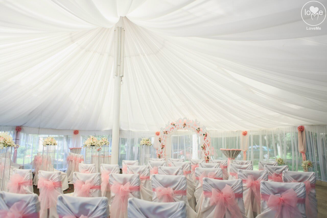 декор шатра потолок из ткани свадьба бело-розовая в стиле сваровски выездная регистрация декор банкета свадебное агентство ЛавМи Могилев печерское предместье