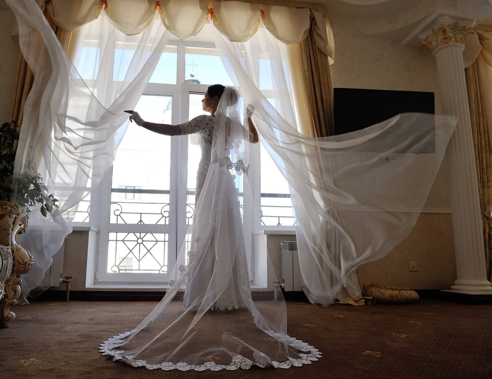 утро невесты итальянская зеленая салатовая свадьба выездная регистрация церемония роспись в шатре у куркуля могилев свадебное агентство ЛавМи декор украшение шатра организация 