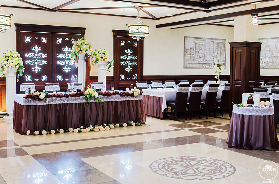 Шоколадная кофейная свадьба выездная регистрация роспись церемония любужский замок могилев свадебное агентство ЛавМи организация декор банкетного зала ресторана украшение свадьбы