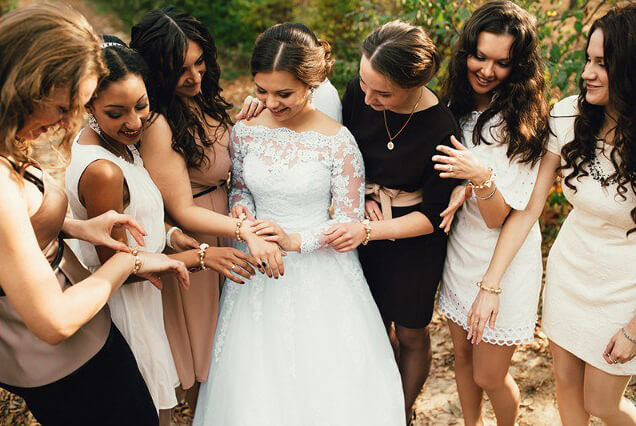 подружки невесты светлая бежевая свадьбы выездная регистрация роспись церемония могилев валебана свадебное агентство ЛавМи декор банкетного зала ресторана флористика 