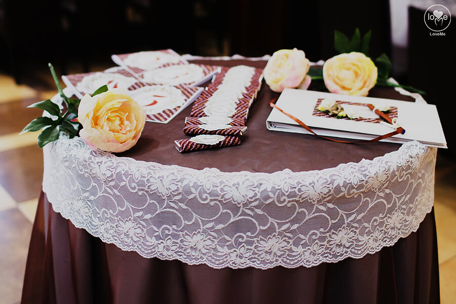 Шоколадная кофейная свадьба выездная регистрация роспись церемония любужский замок могилев свадебное агентство ЛавМи организация декор банкетного зала ресторана украшение свадьбы