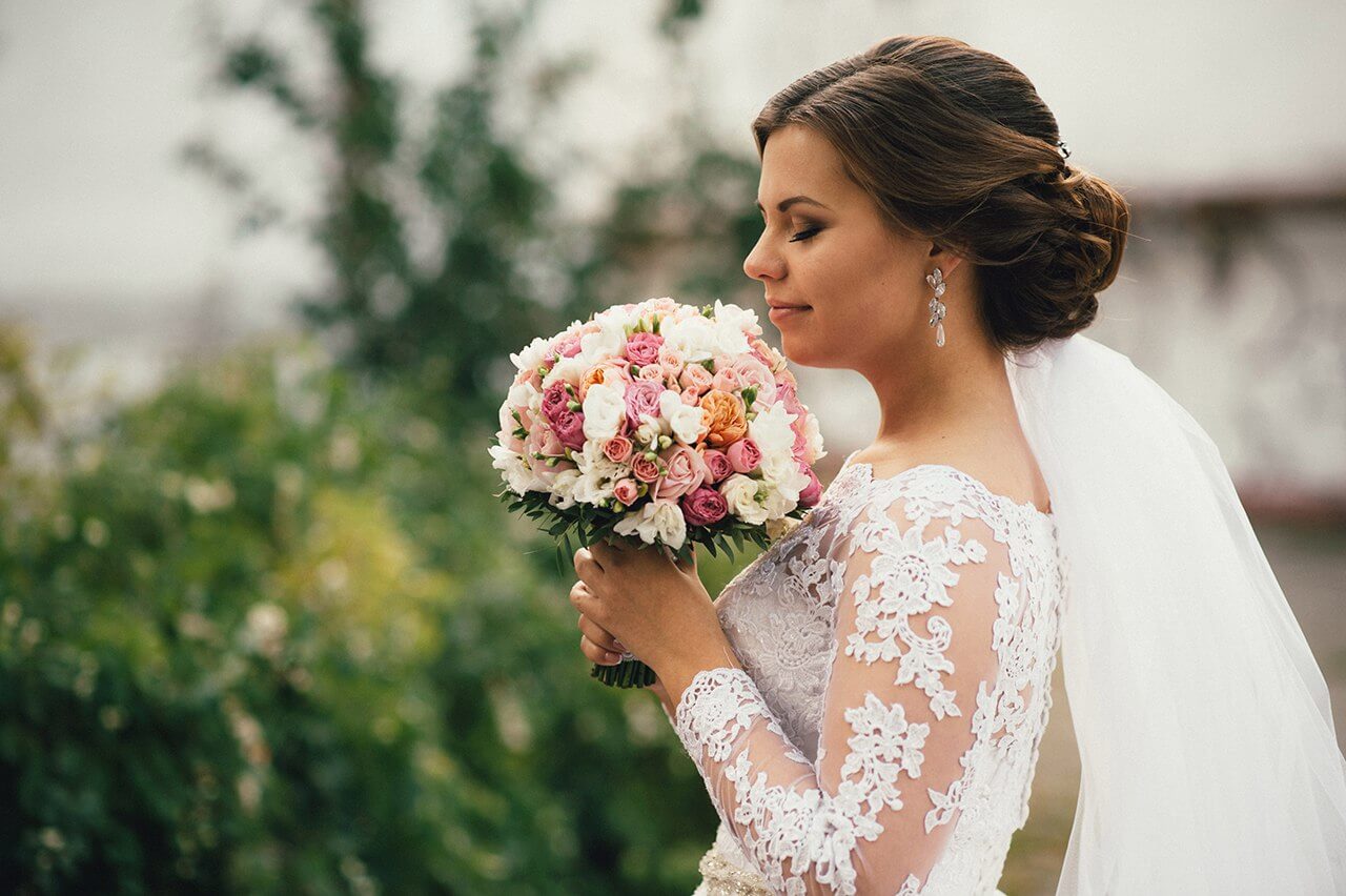 светлая бежевая свадьбы выездная регистрация роспись церемония могилев валебана свадебное агентство ЛавМи декор банкетного зала ресторана флористика 