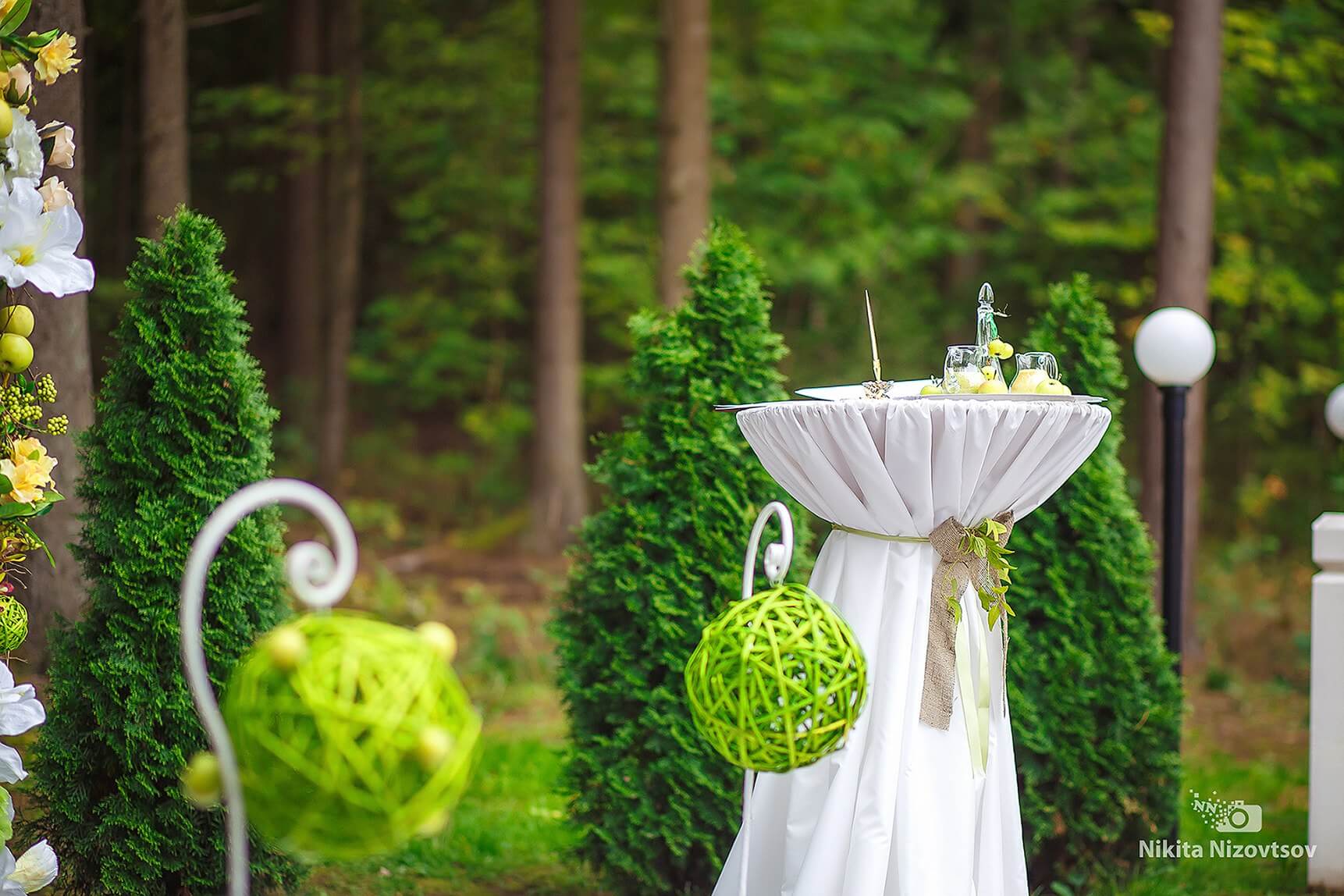 столик для росписи яблочная зеленая салатовая свадьба Могилев выездная регистрация роспись церемония в шатре у куркуля могилев свадебное агентство ЛавМи организация свадьбы декор банкета ресторана шатра