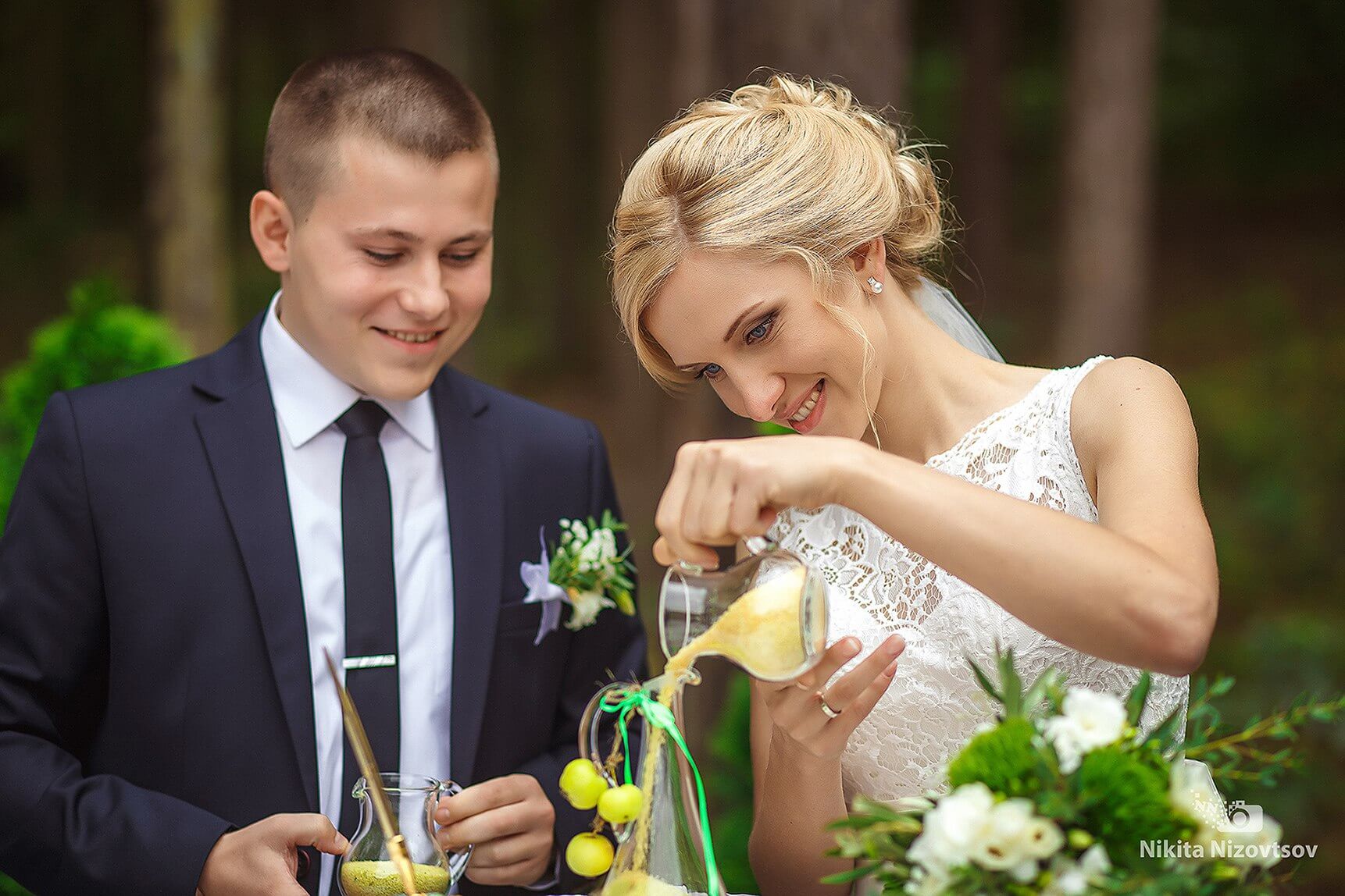  песочная церемония яблочная зеленая салатовая свадьба Могилев выездная регистрация роспись церемония в шатре у куркуля могилев свадебное агентство ЛавМи организация свадьбы декор банкета ресторана шатра